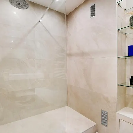 Appartamento Modernity And Class In This Cocoon With Balcony